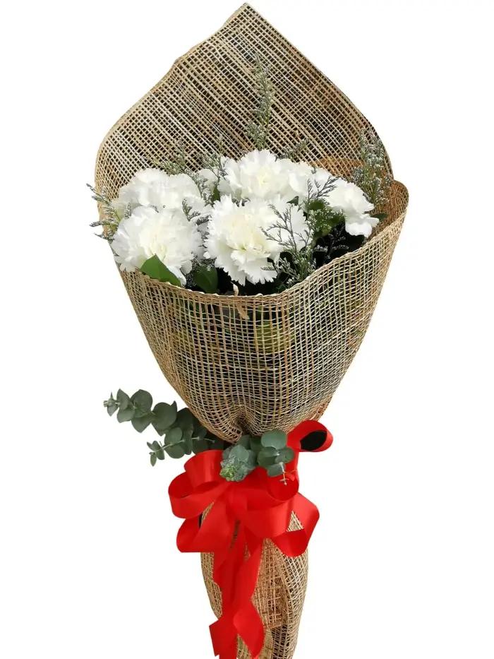 Manila carnation flowers with premium romantic gift
