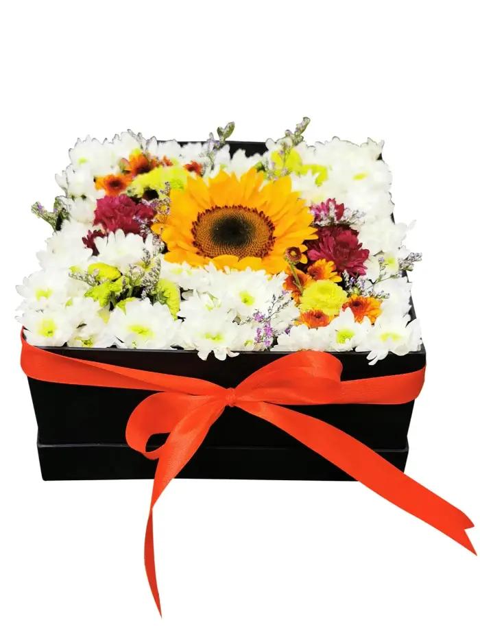 romantic mixed flower box Laguna