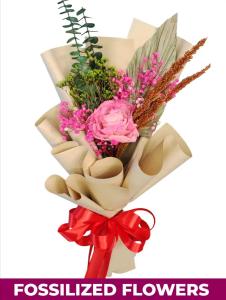 dried flowers in bouquet