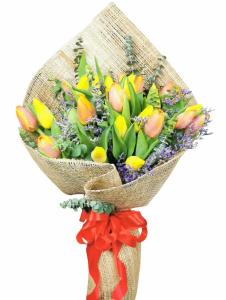 red tulip bridal bouquet