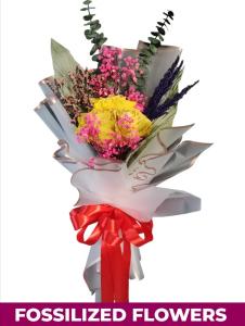 ribbon dried flowers bouquet